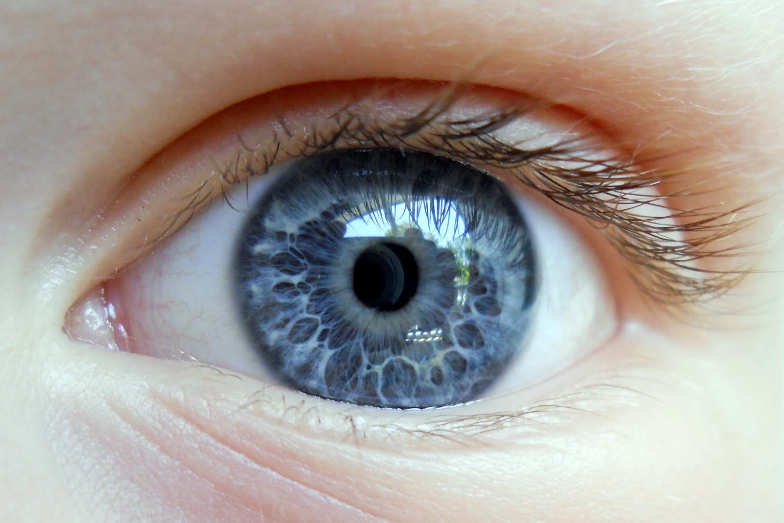 Egészséges szem esetén használható-e színes kontaktlencse?
